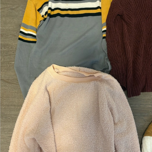 Stylish Women's Sweater Collection - Picture 2 of 3